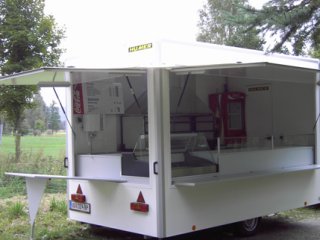 nackter Anhänger von hinten